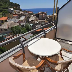 hotel-villa-steno.hotelitalianriviera.com/